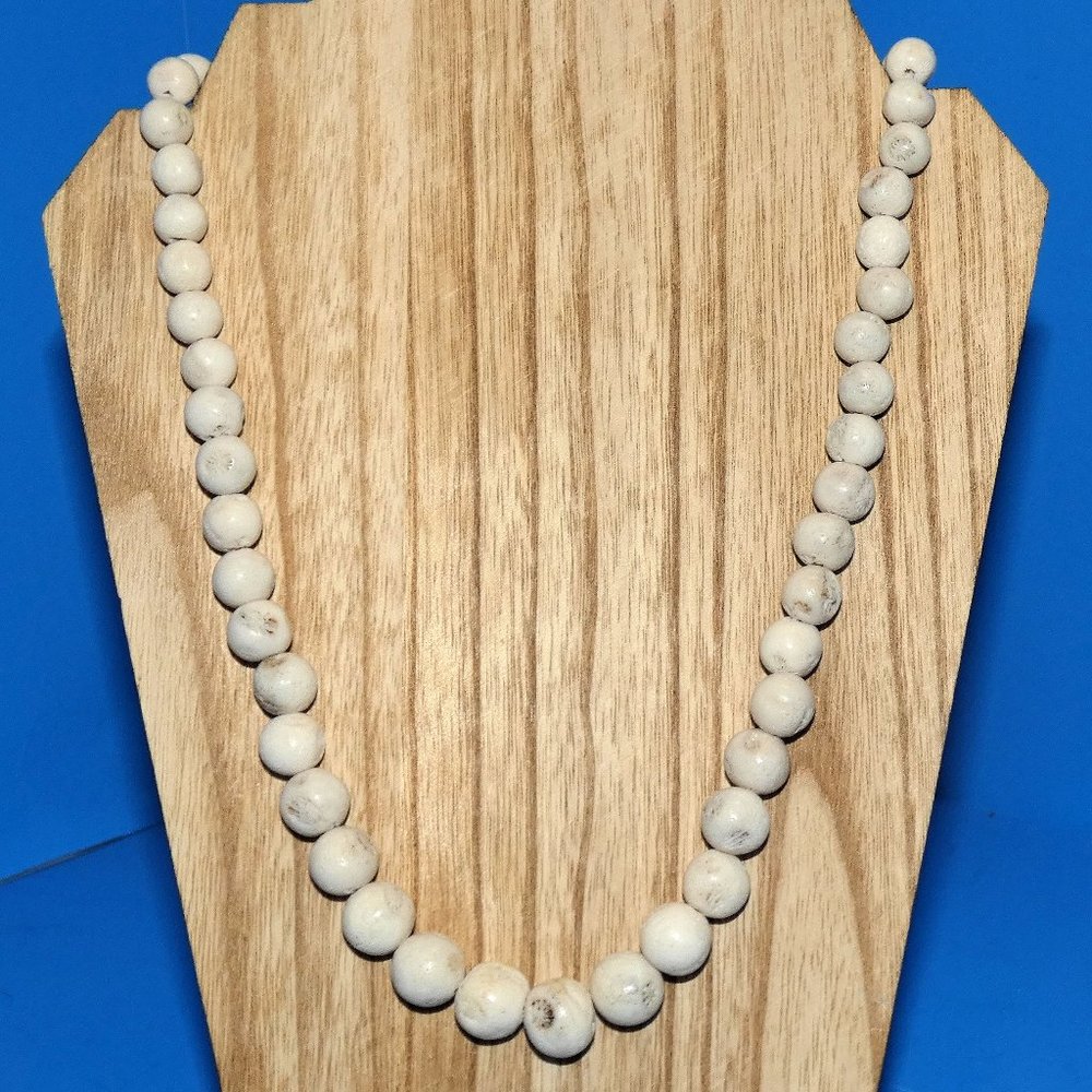 Vintage Coral Necklace Big Large White Graduated Beads Natural 14k Gold Clasp
